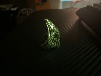 Vintage cool looking bird ring