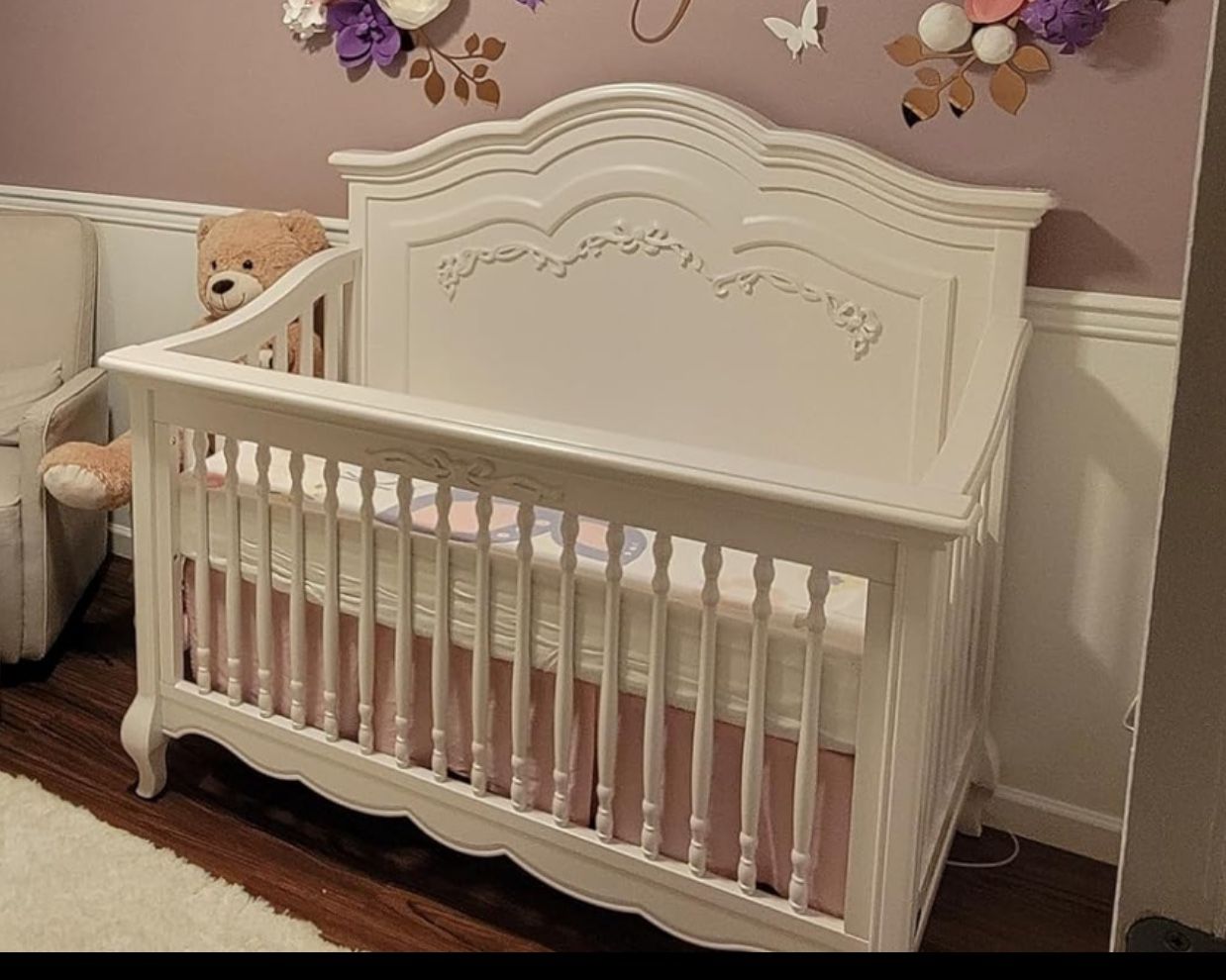 Evolur Aurora Convertible Crib in Frost, Features 3 Mattress Heigh bed toddler baby+ mattress! read