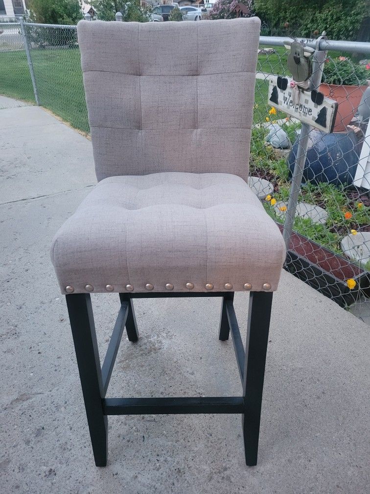 Tall Chair/ Barstool