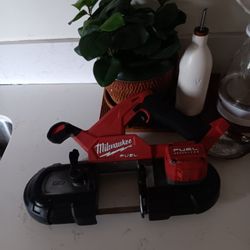 Milwaukee M18 Fuel Ban Saw Tool Only No Bateria $190 Firme Precio Trabaja Muy Bien  3 1/4