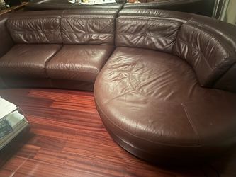 LEATHER SECTIONAL SOFA