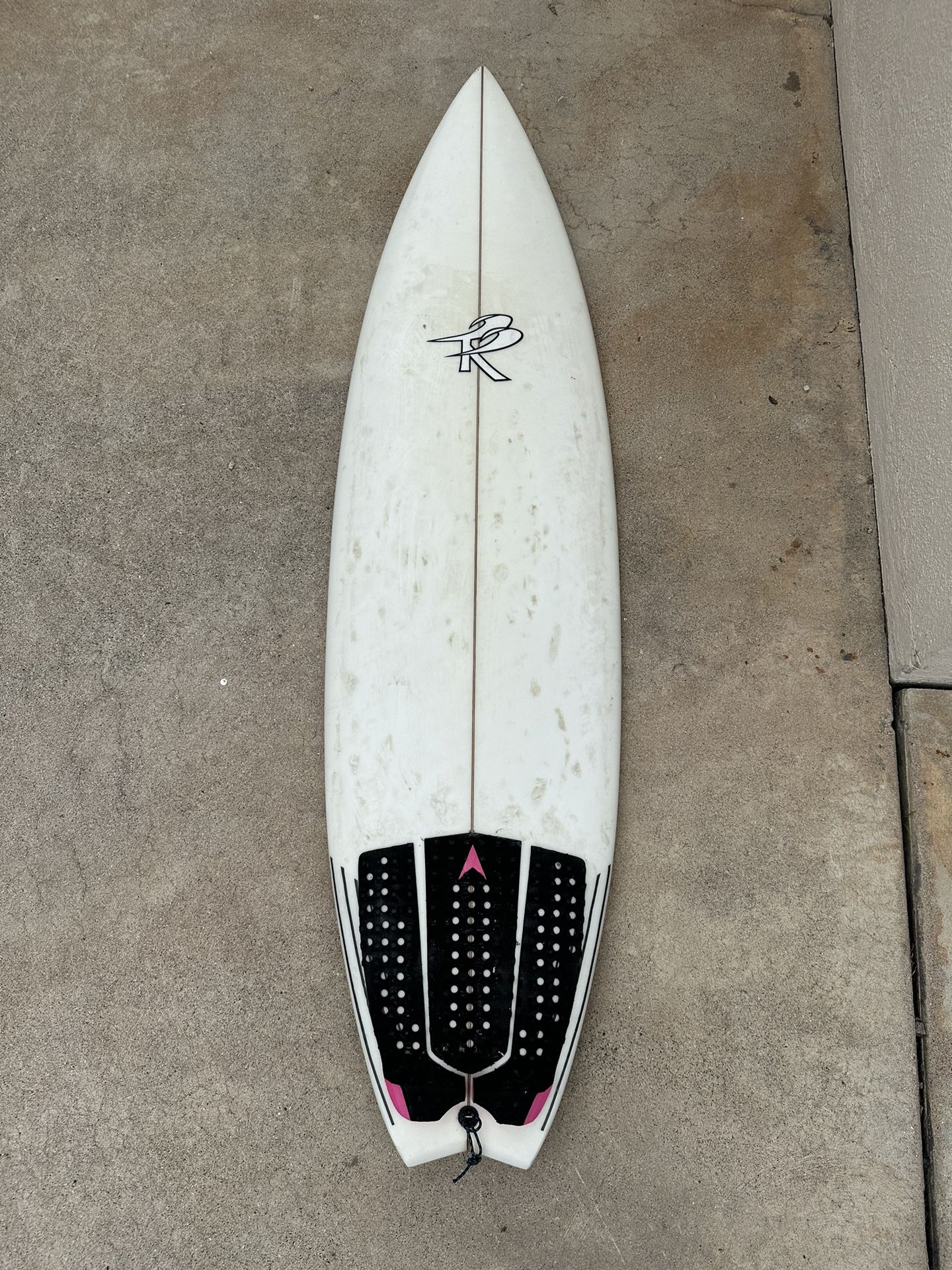 TR Surfboard 6’0” 30L