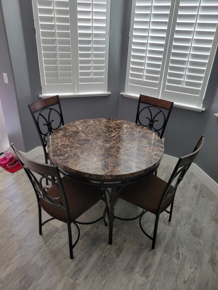 Dining Table Set for Sale in Manteca, CA OfferUp