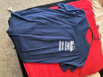 Modelo shirt