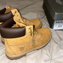 Womens Timberlands Size 6 