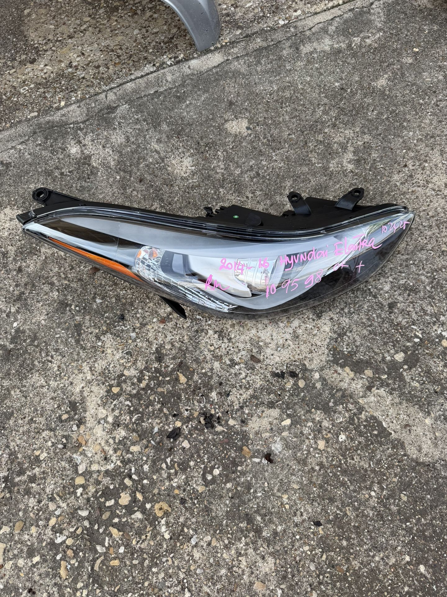 2014-16 Hyundai Elantra Left And Right Headlight 