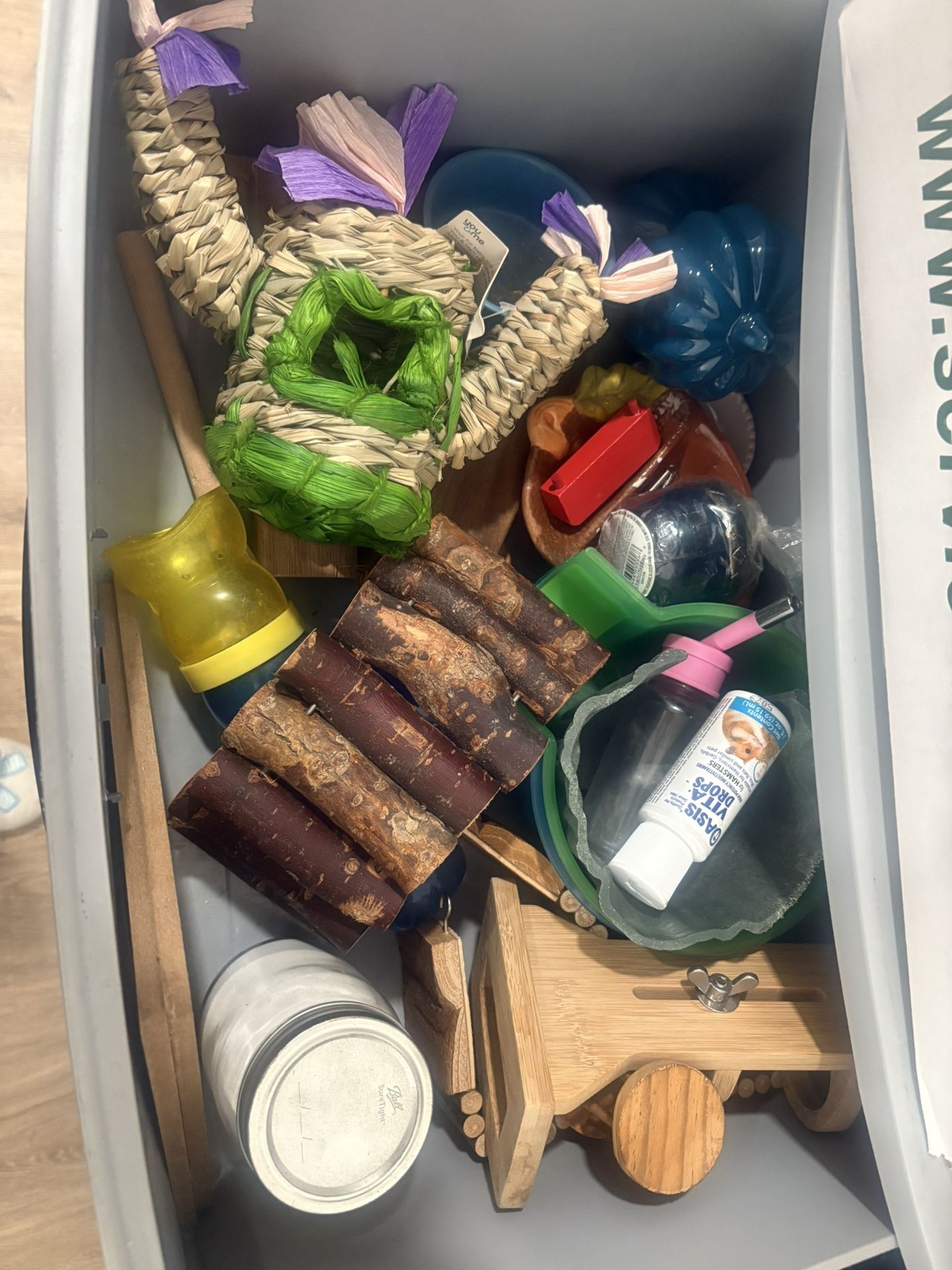 Small Pet Supplies