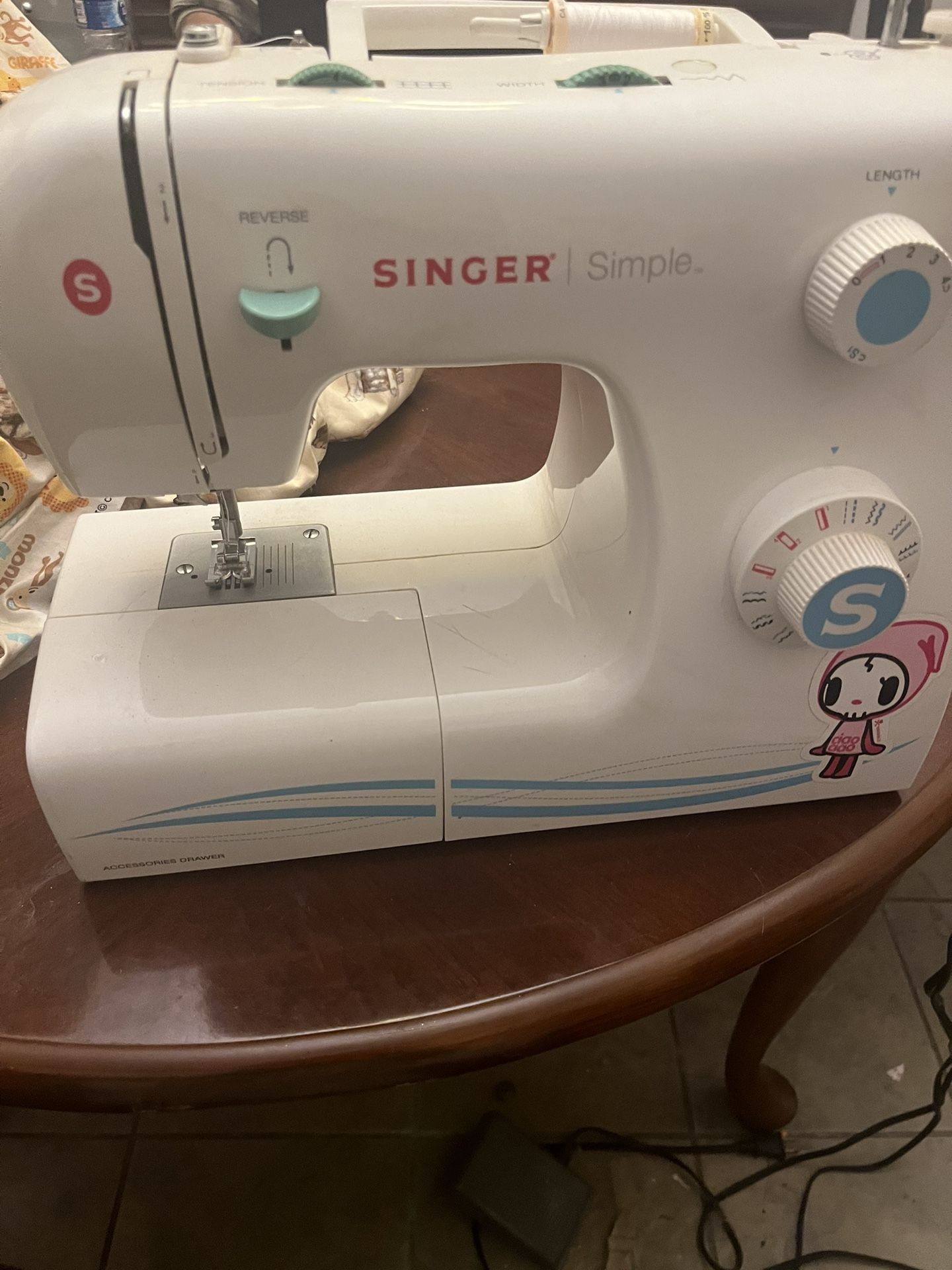 Singer Simple 2263 Sewing Machine for Sale in Huntington Beach, CA