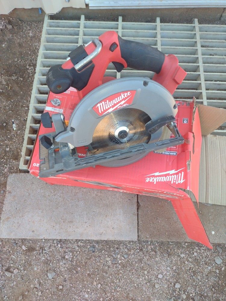 M18 Circular Saw 71/4