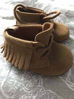 Baby gap booties. Size 3-6 m
