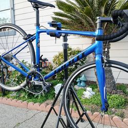 Giant Conted 3 Roadbike Size 54cm Medium Shimano Claris 16 Speeds Like New..