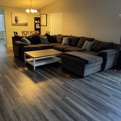 Couch Sectional Good Condition! 