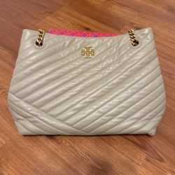 Cartera Tory Burch