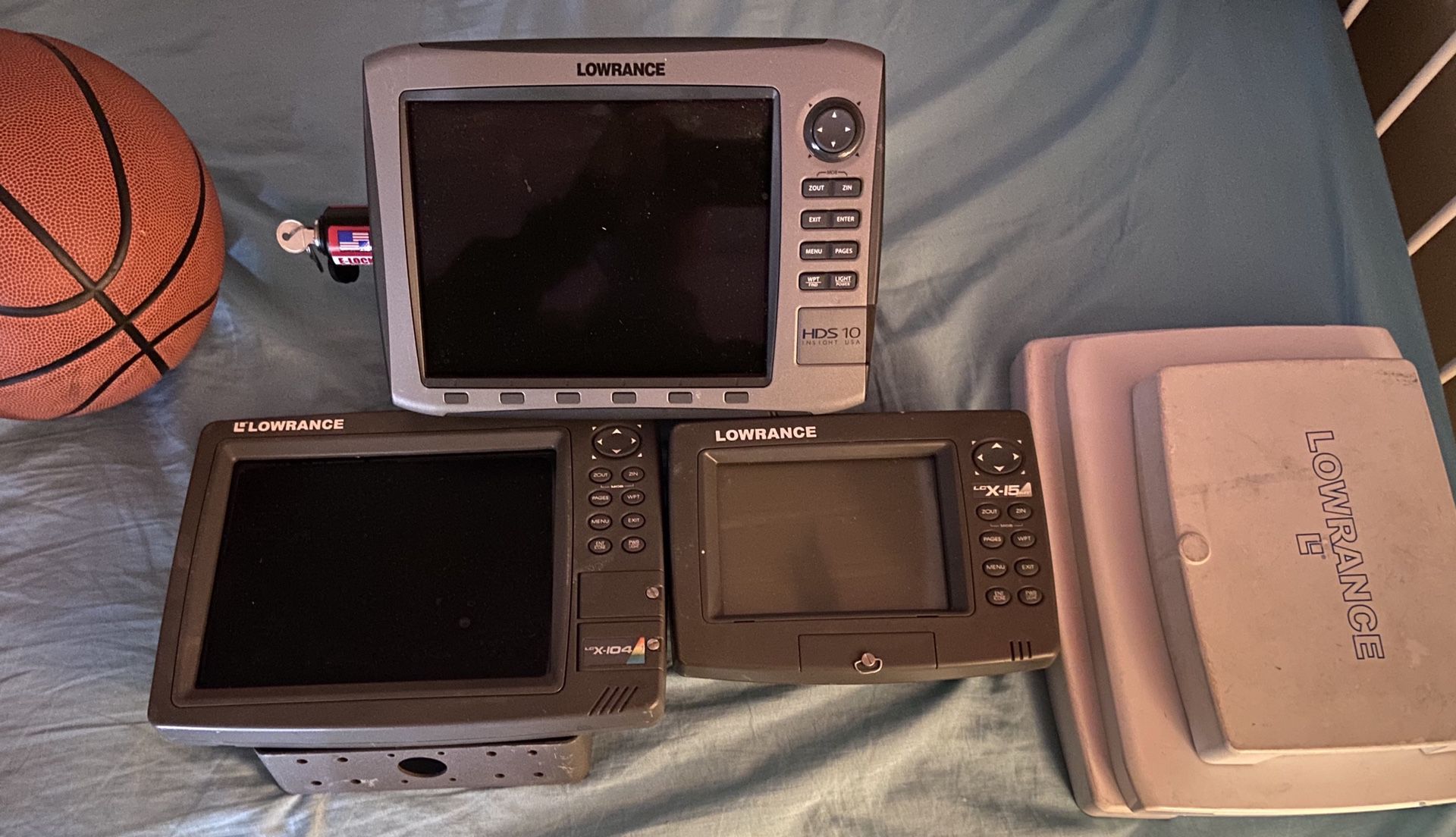 Lowrance Fish finder lot