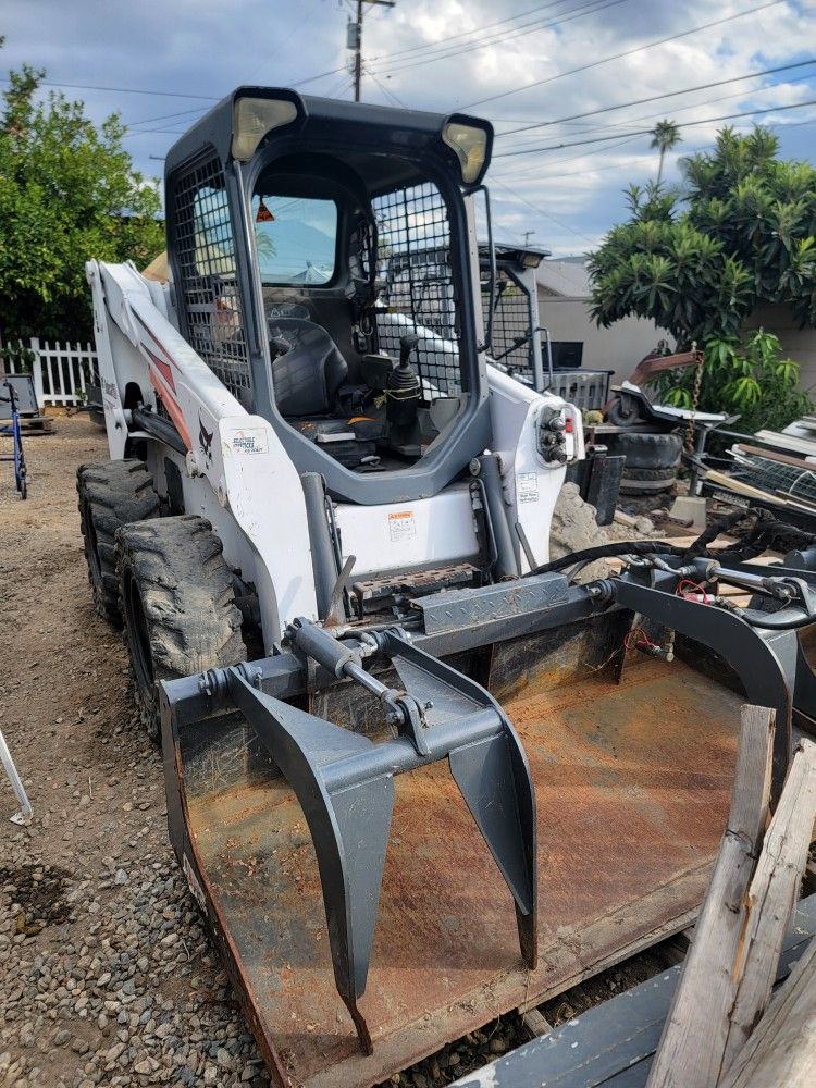Bobcat S630 With 72"Grapple