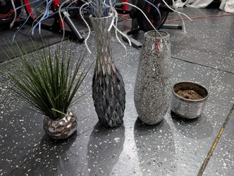 Vases And Planters 