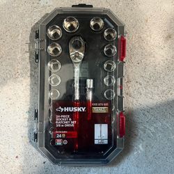 Husky 24 piece socket and ratchet set