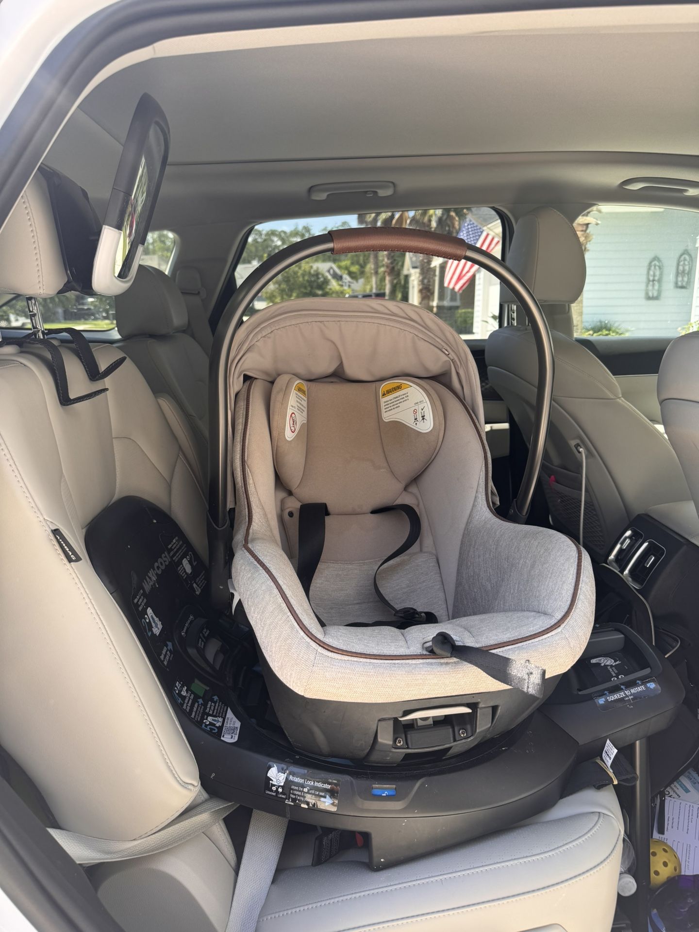 Maxi-Cosi rotating infant car seat