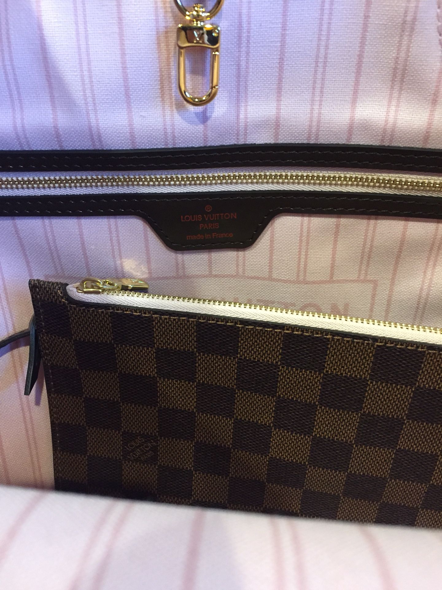 Authentic LV FÉLICIE POCHETTE Damier Ebene for Sale in New York, NY -  OfferUp