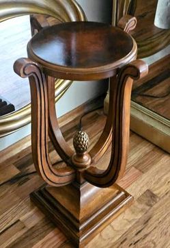 French Provincial Pineapple Finial Side Table Plant Stand