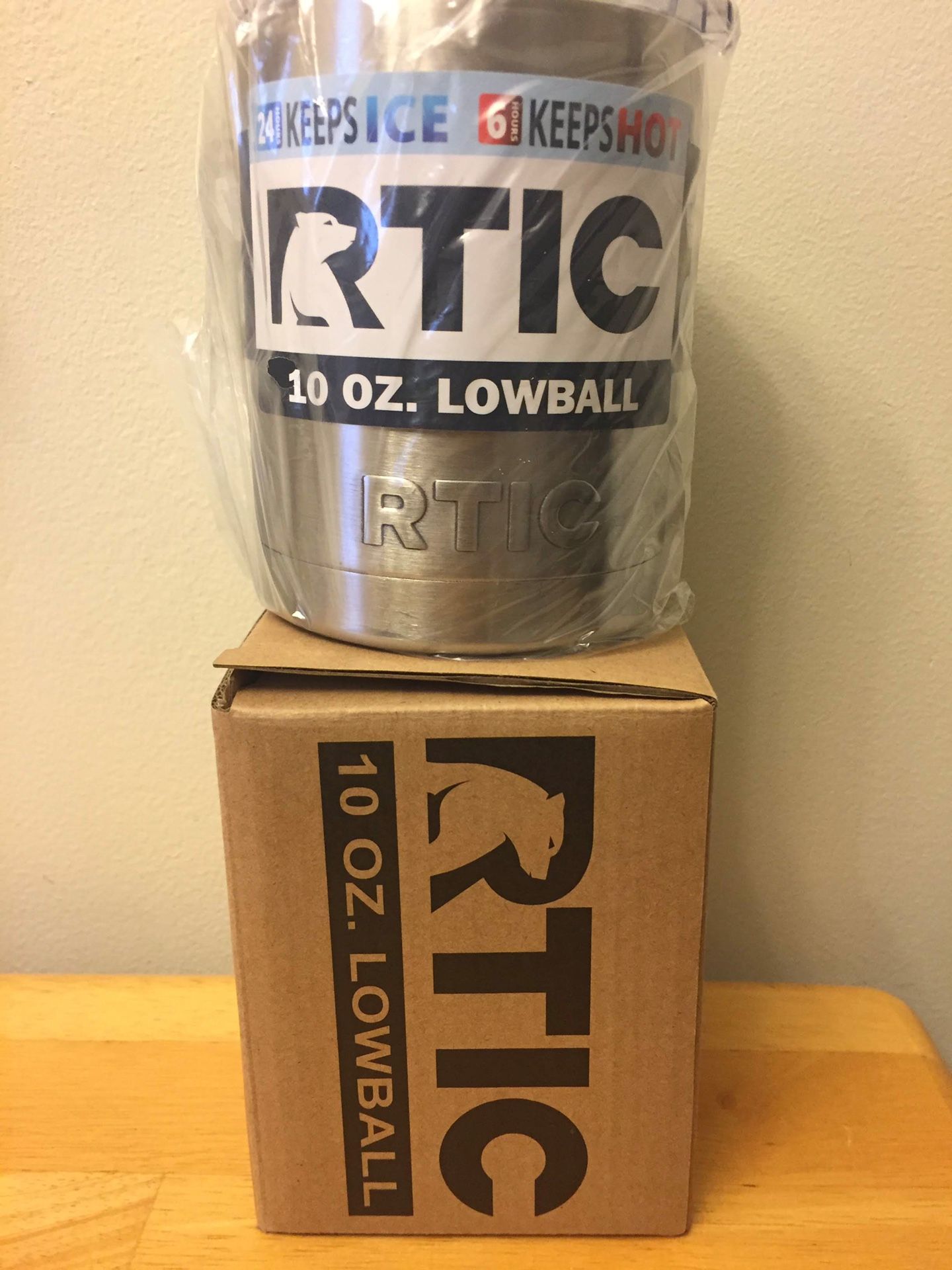 NEW in box - RTIC Stainless Steel 10 oz. Lowball Tumbler with Lid