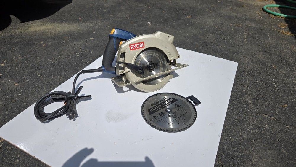 Ryobi 7-¼ In. Circular Saw + New Blade