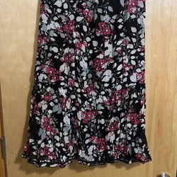 Ladies Print Skirt  Sz M  $10