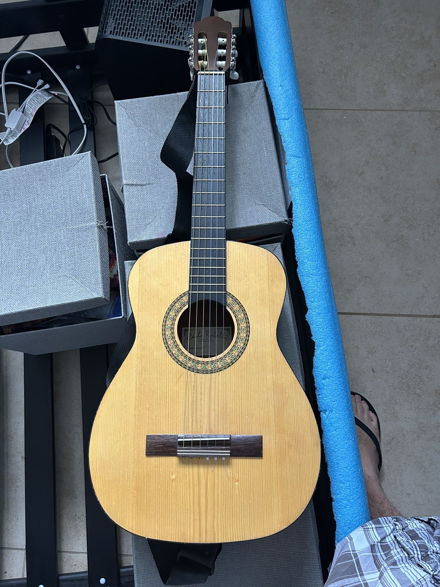 Carlos Robelli Classic Guitar