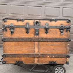 Vintage Wooden Steamer Trunk / Storage Chest