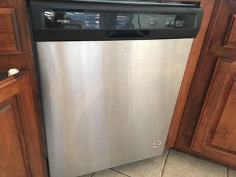 Whirlpool 24” Dishwasher in Stainless Steel - Nice and clean - delivery available