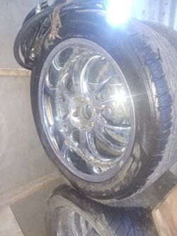 Universal/ Tires With Chrome Rims 👌 