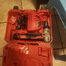 Milwaukee Pro Press M12