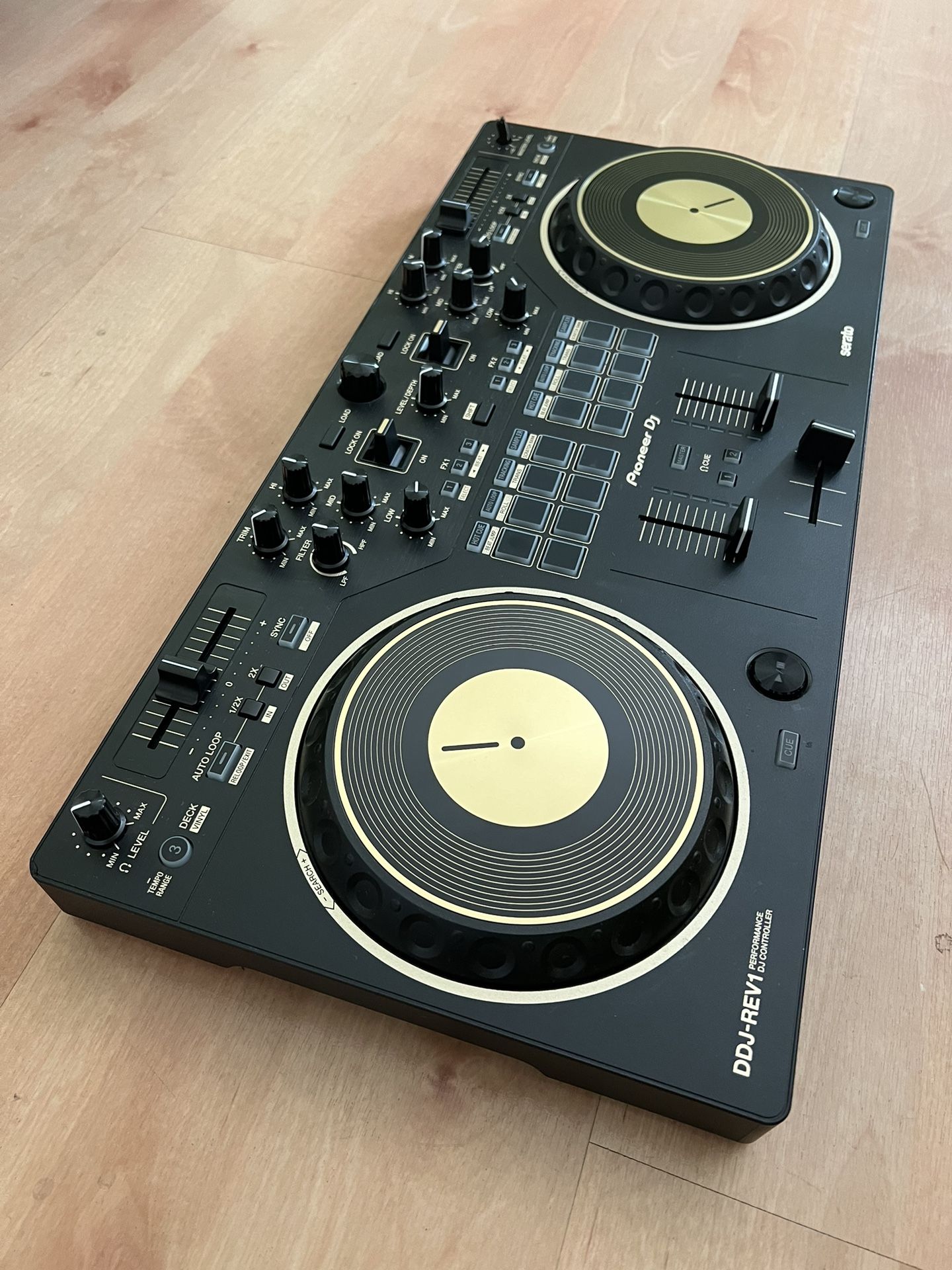 Pioneer DDJ-REV 1 for Sale in San Diego, CA - OfferUp