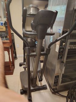 Elliptical Trainer Machine