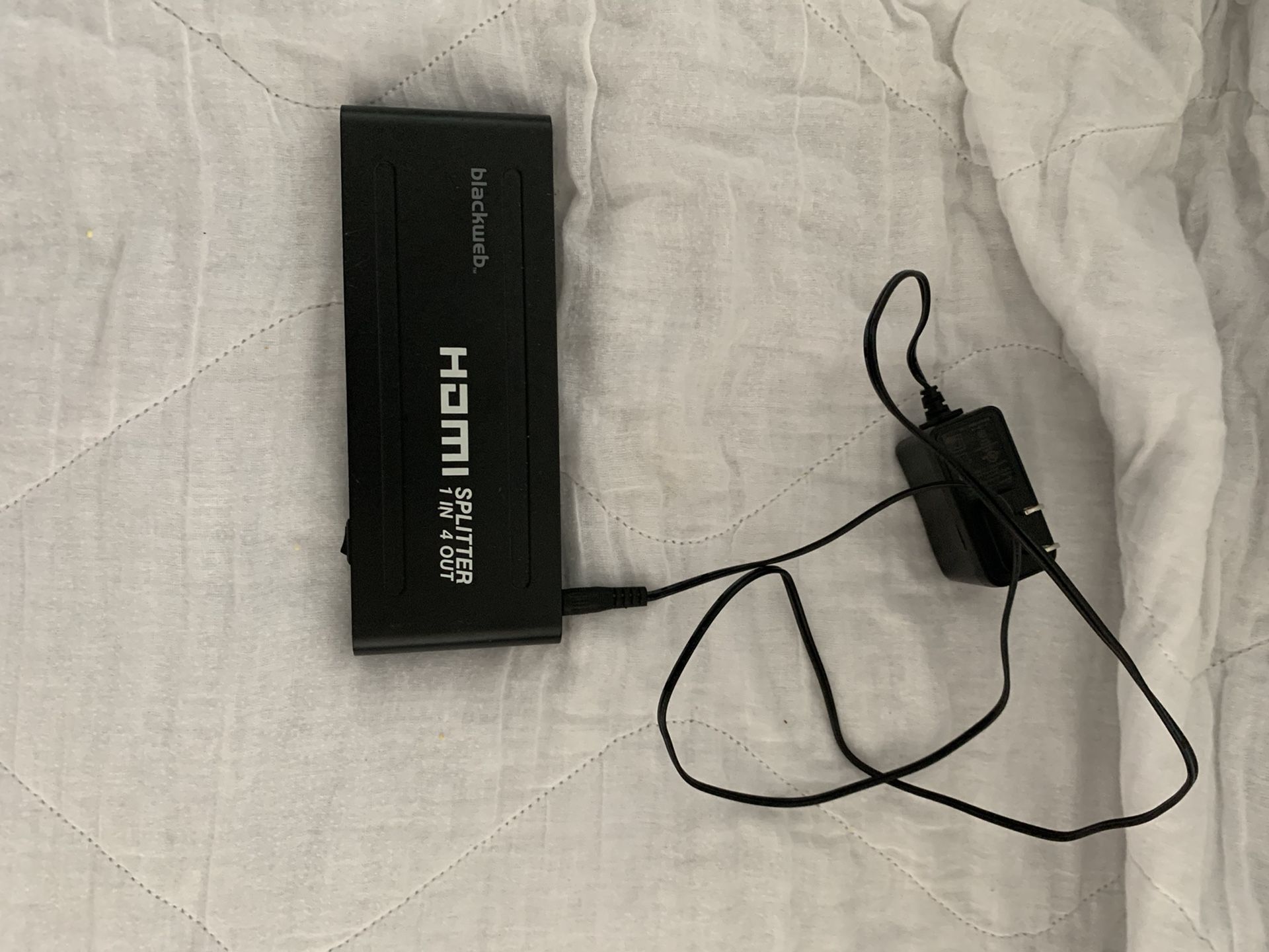 Blackweb 1 In 4 Out Splitter (BWA17AV015)