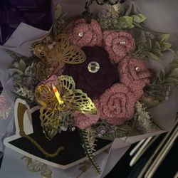 Flores Tejidas A Mano, Y Se Listón