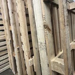 FREE Wooden Pallets – Great for Firewood or DIY Projects