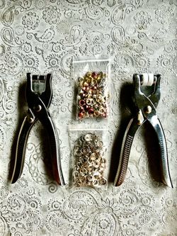 Set of 2 Grommet Setting Pliers + 100 pc Shoe or Belt Grommets & 100 pc Button Snaps
