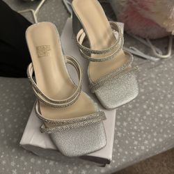 Glitter silver heels 