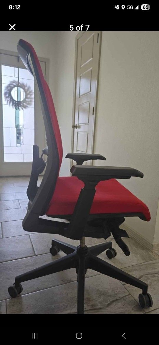 Haworth Office/Gaming chair
comfortable OBO