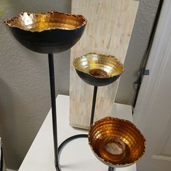 Triple bowl metal tea light candle holder
