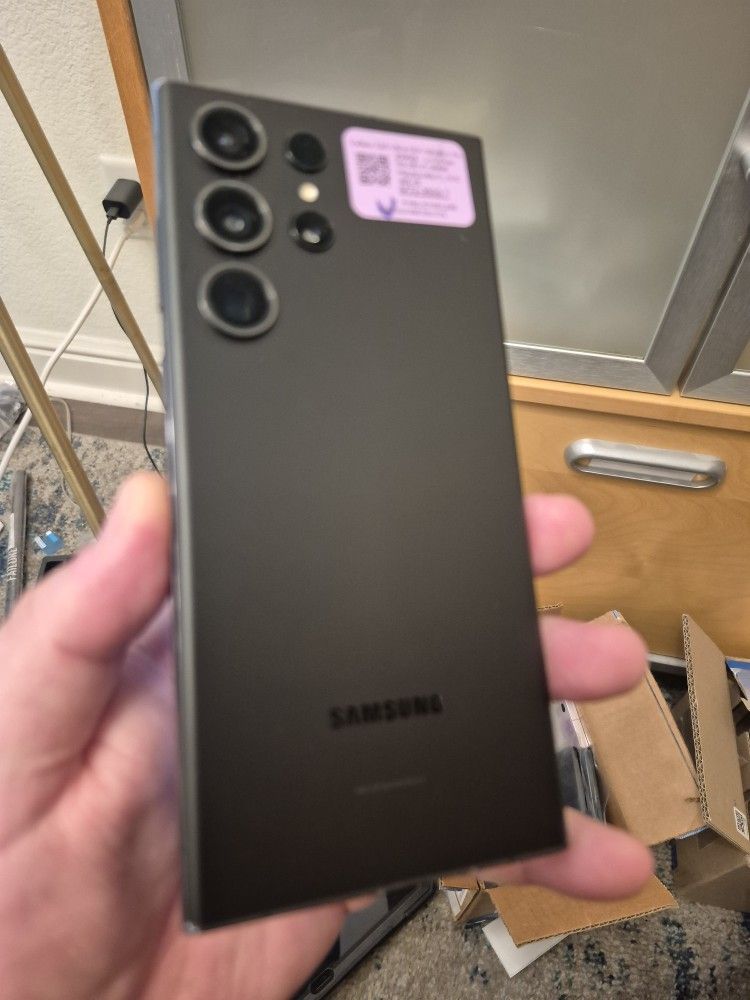 Sim Unlocked Samsung galaxy S23 Ultra 5g 256gb