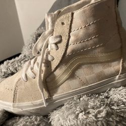 Woman’s High Top Vans Size 6.5