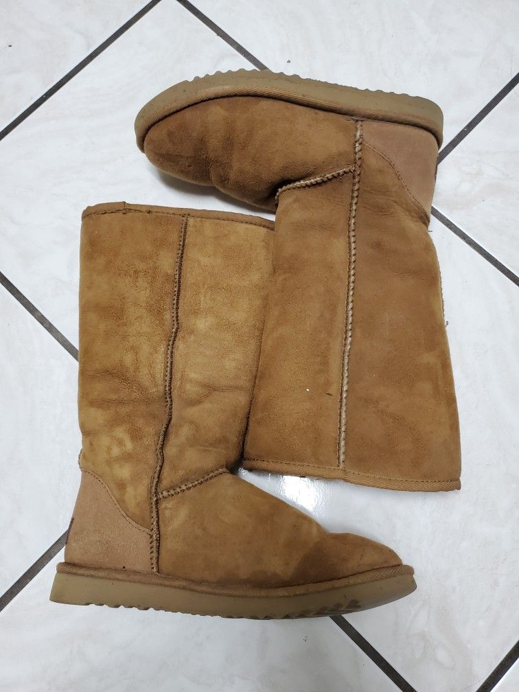 UGG Classic Tall Chestnut Boots Size 6 (Make an Offer)