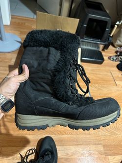 Black snow boots size 11