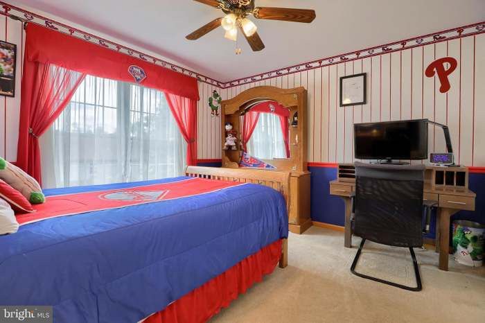 Matching Bedroom Furniture Set