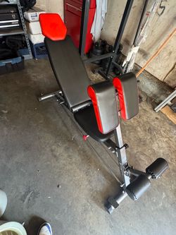 Weight Bench with Leg Extension