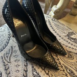 Women’s Size 9 Christian Louboutin Black