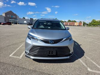 2025 Toyota Sienna hybrid AWD