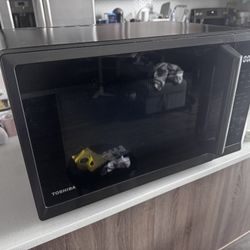 Toshiba Black Microwave